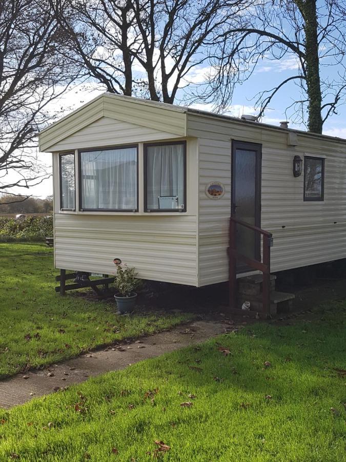 Cosy Caravan At Blackmoor Farm Ludchurch Экстерьер фото
